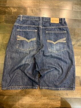 Y2K JN’S wear baggy jorts